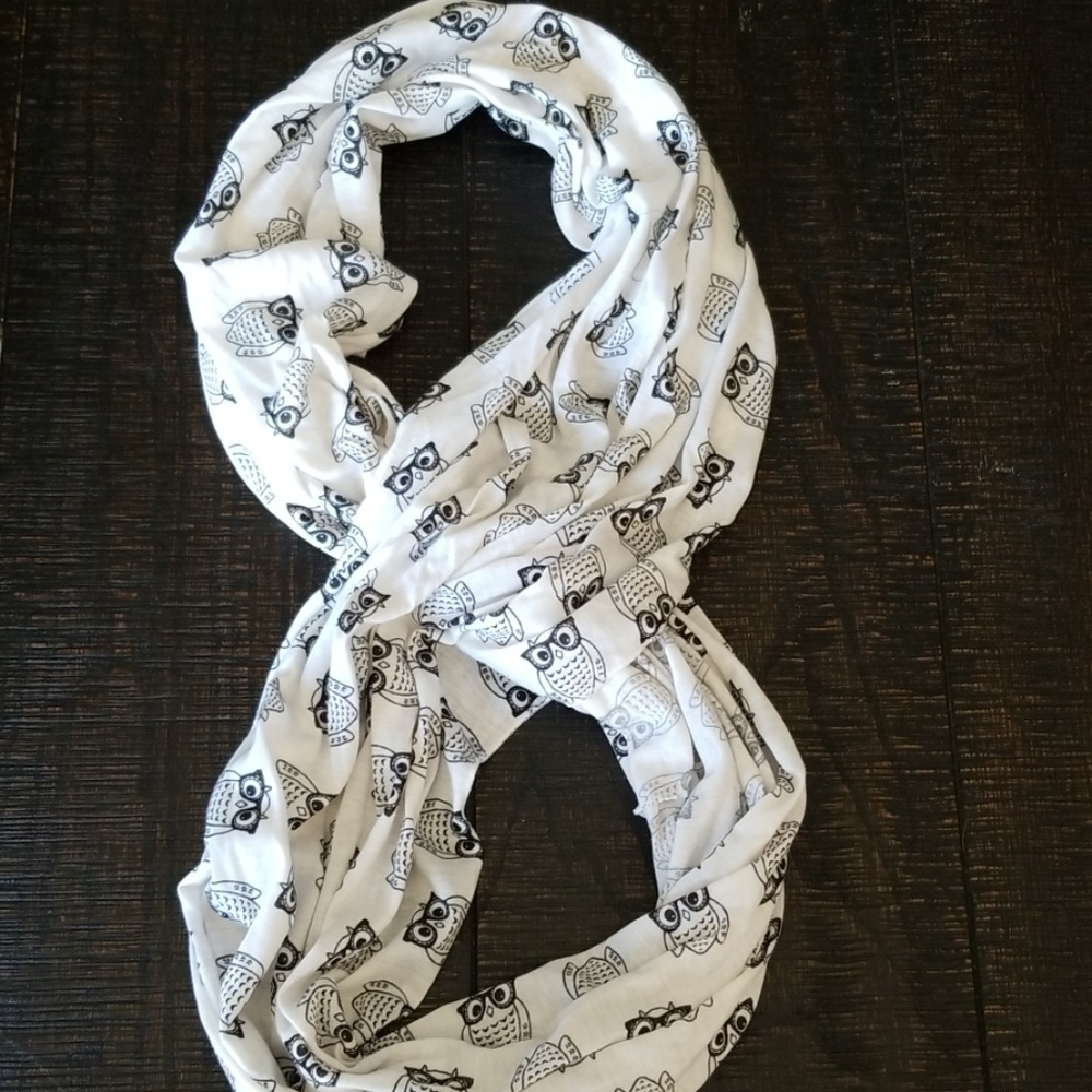 Nerdy Owl scarf